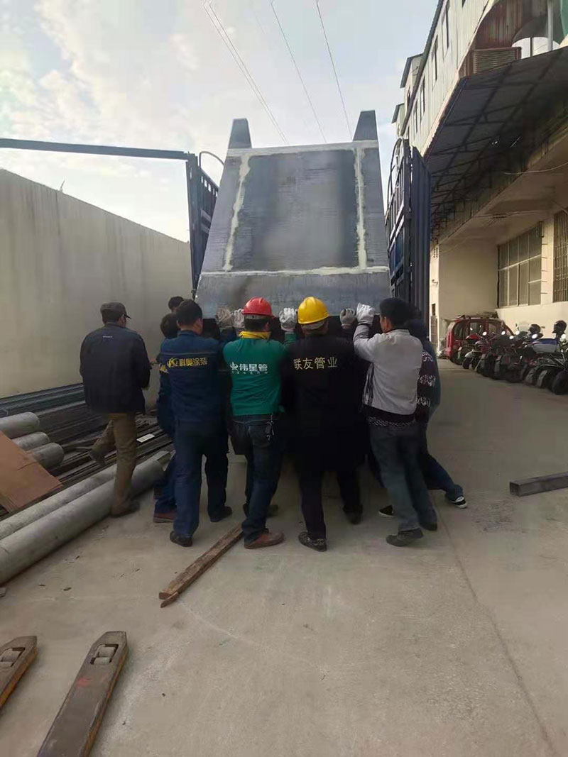 喷塑设备发货中1