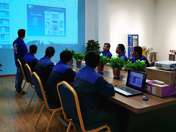 桂林科奥静电涂装设备有限公司车间员工开会